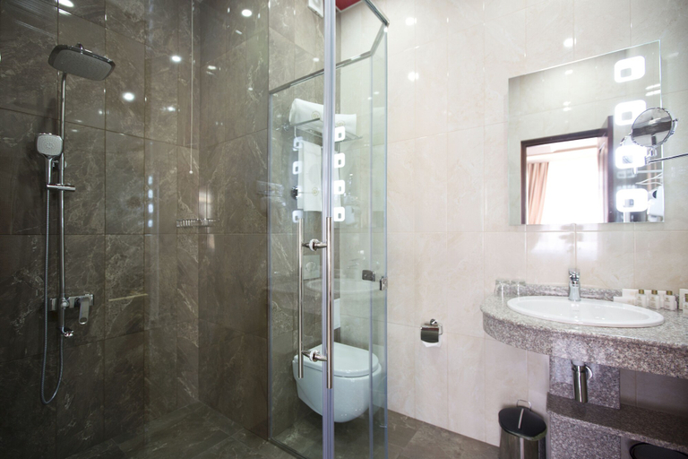 Bathroom 5, Central Hotel Yerevan, Yerevan