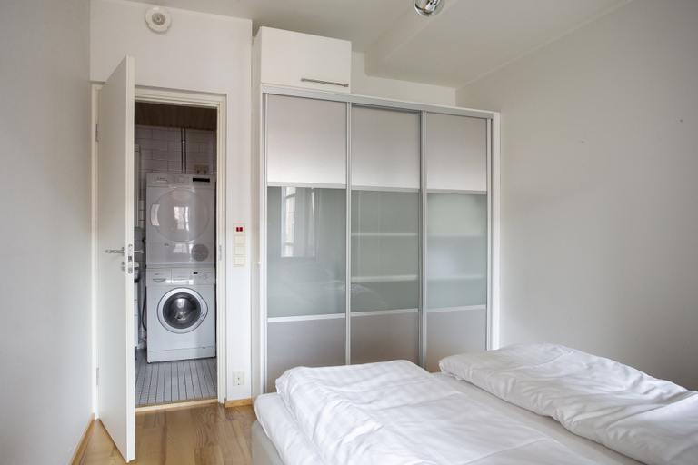 Bedroom 3, 2ndhomes Deluxe Apt w Sauna & Balcony, Uusimaa
