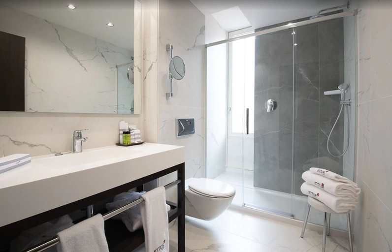 Bathroom 5, Intelier Palacio de San Martín Hotel by Intelier Hotels & Suites, Madrid