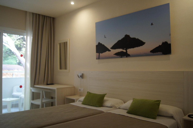 Bedroom 4, Hotel Xaloc Playa, Baleares