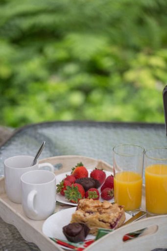 Food & Drinks, A Hidden Haven & Water Garden Cottages, Clallam