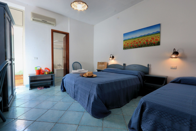 Bedroom 4, Testa di Monaco Natural Beach, Messina