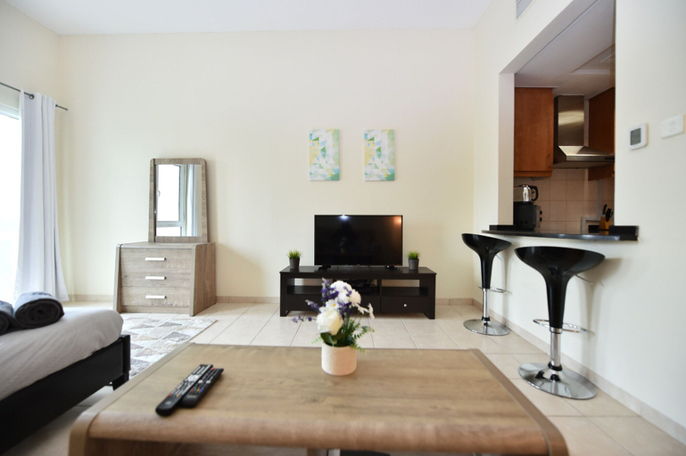 Room 5, JHN - Fully Furnished Studio Apartment, Dubai
