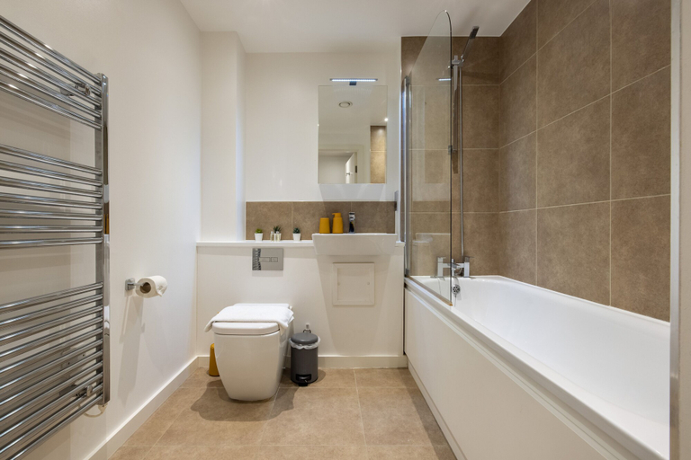 Bathroom 4, The Old Street Collection, London