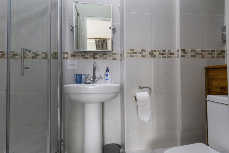 Bathroom 3, Tan Y Cytiau, Gwynedd