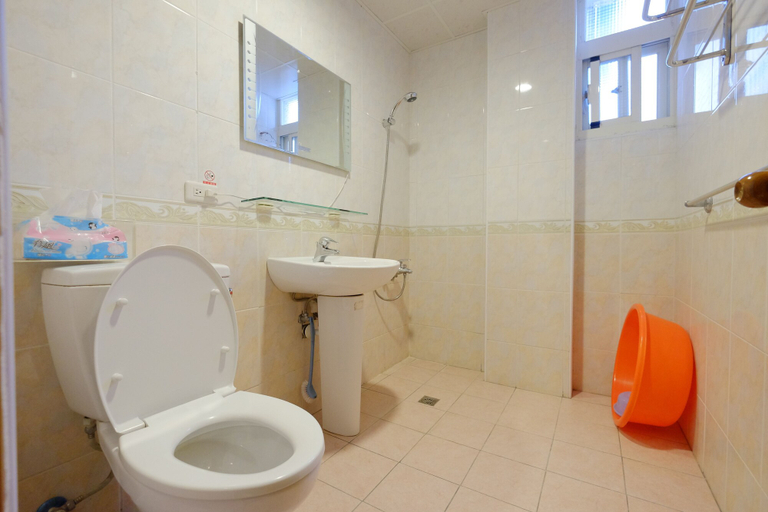 Bathroom 3, Skyview Guesthouse, Hualien