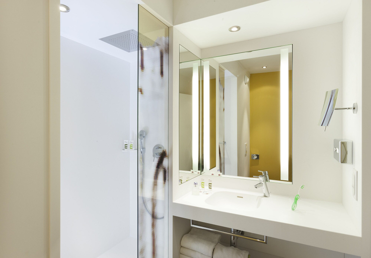 Bathroom 4, Mercure Avignon Centre Palais des Papes Hotel, Vaucluse