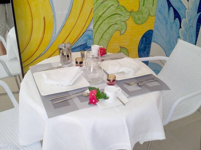 Food & Drinks, Porta del Tocco Design Rooms, Messina