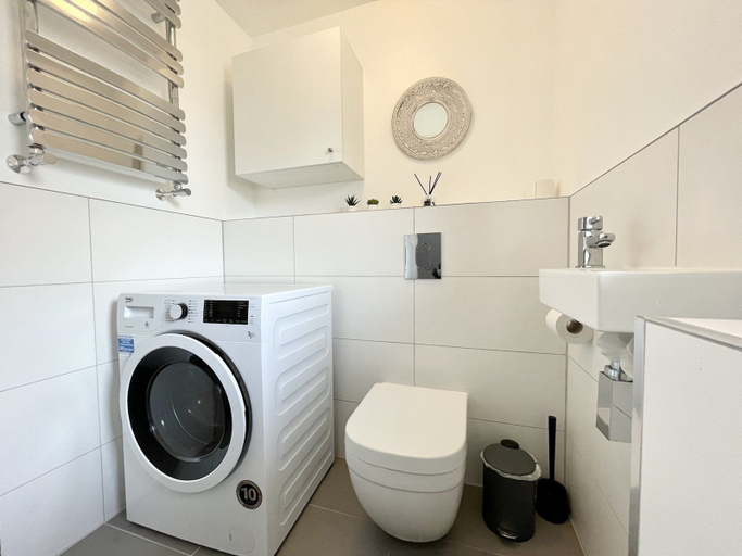 Bathroom 3, Comfy 3-bedroom House in Worksop, Nottinghamshire