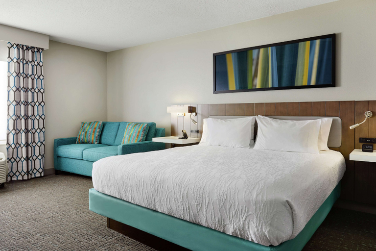 Bedroom 3, Hilton Garden Inn Cincinnati Northeast, Clermont