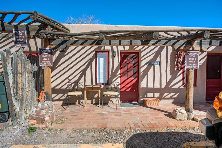 Exterior & Views, 1bd El Vaso Lleno, Santa Fe