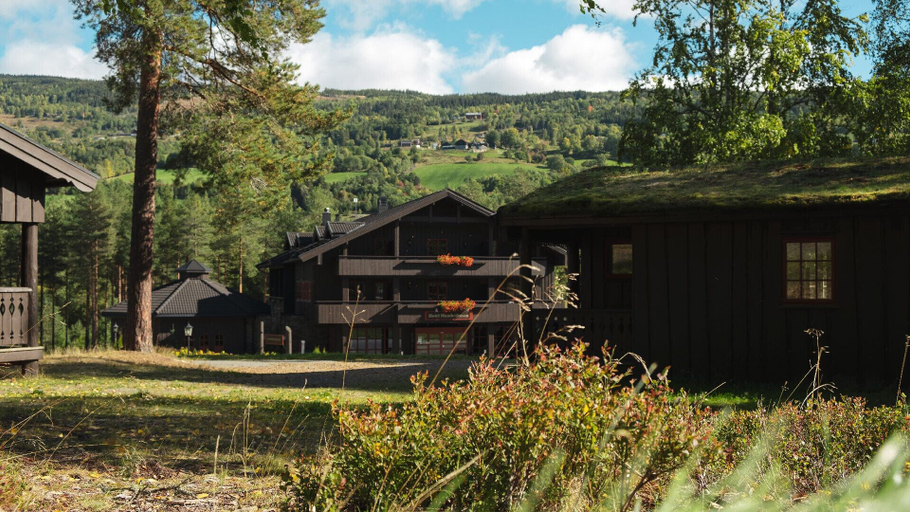 Exterior & Views