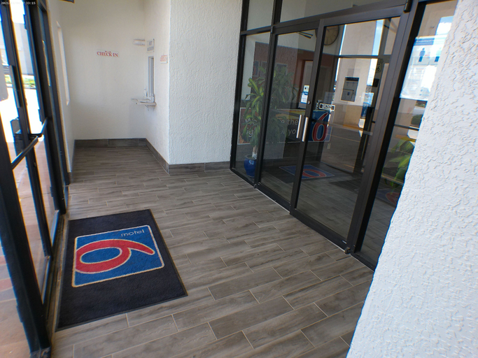 Others 1, Motel 6 Winslow, AZ, Navajo