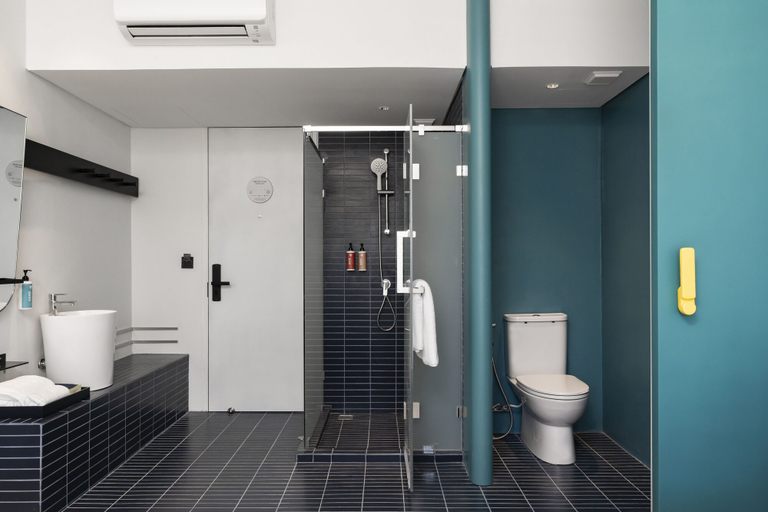 Bathroom 4, Go Hotel Bowin, Si Racha
