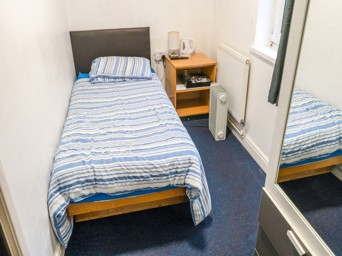 Bedroom 2, La Tavola Calda Hotel, Warwickshire