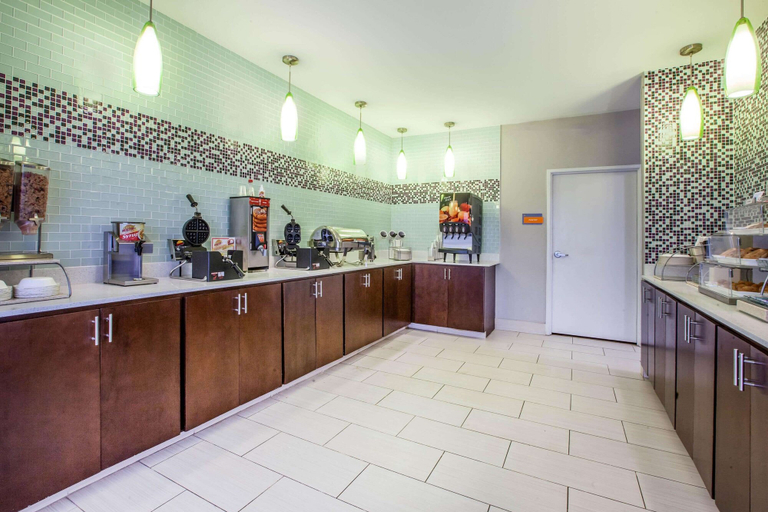 Food & Drinks 4, La Quinta Inn & Suites by Wyndham Elkhart, Elkhart