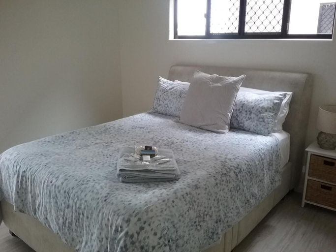 Bedroom 3, Fraser Views Bed and Breakfast, Hervey Bay - Pt A