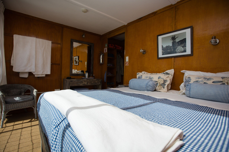 Bedroom 2, Shayamanzi Houseboats, Umkhanyakude