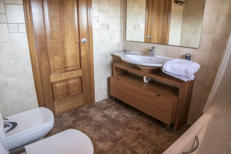 Bathroom 3, Villa Lola, Girona
