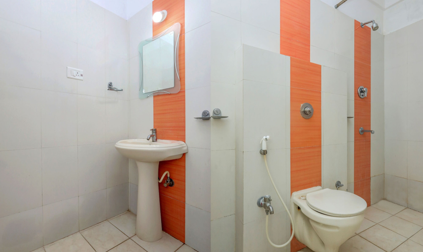 Bathroom 3, Itsy Hotels Jasmine, Mysore
