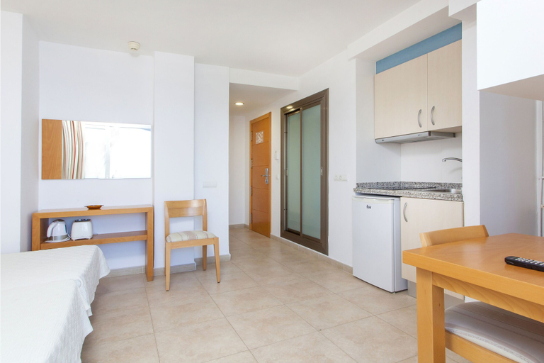 Others 5, Apartamentos Mar y Playa, Baleares