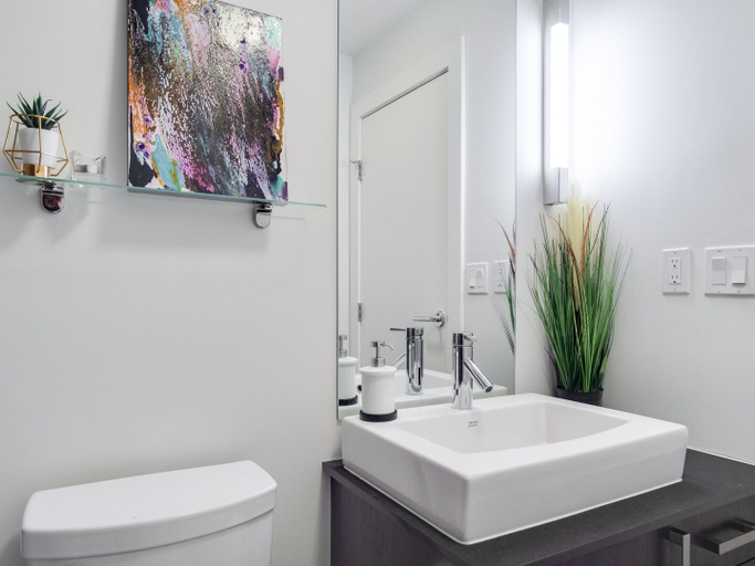 Bathroom 3, Sweeping Views Luxury 2BR Suite, Division No. 6