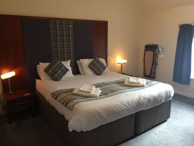 Bedroom 5, Polochar Inn, Eilean Siar