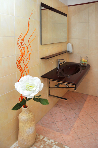 Bathroom 4, Hotel Margherita, Rimini