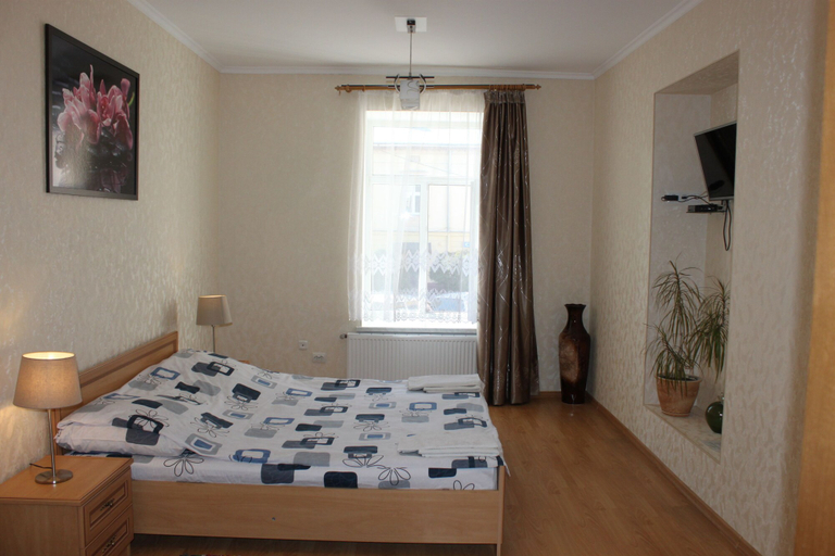Bedroom 2, Apartments Knyazhy Lviv, L'vivs'ka
