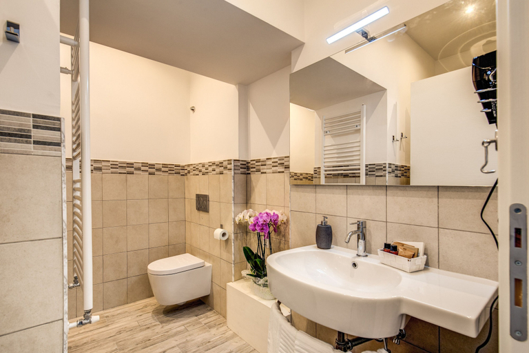 Bathroom 3, Feronia Guest House, Rome