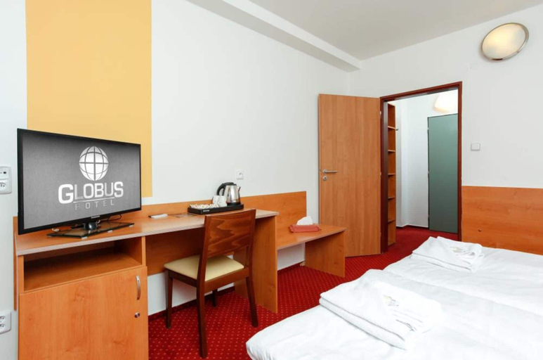 Bedroom 4, Hotel Globus, Praha 4