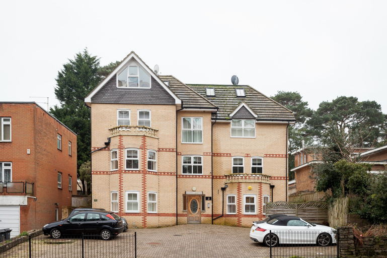 Exterior & Views 2, Stunning Contemporary Apartment, Bournemouth