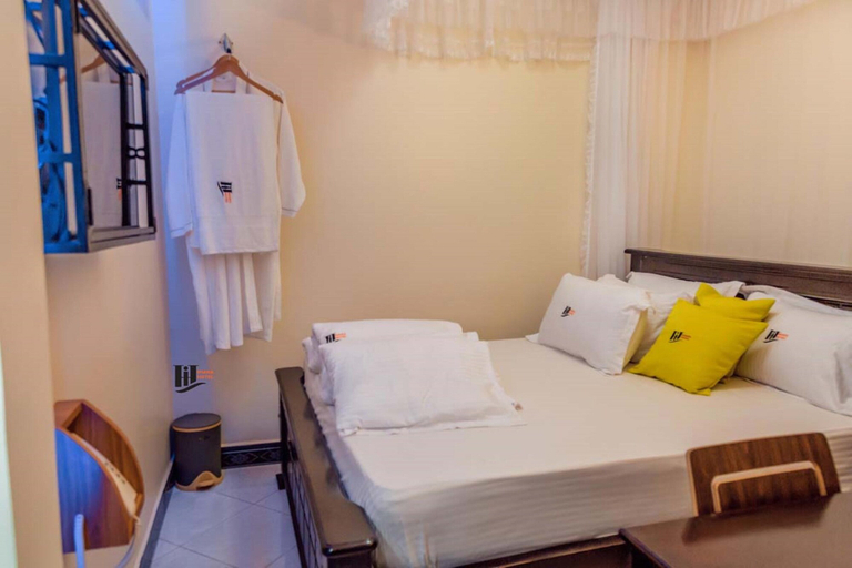 Bedroom 3, Imara Hotel, Busiiro