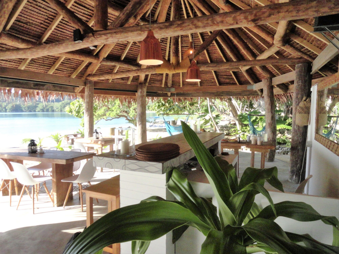 Food & Drinks, Two Canoes Island Getaway, Canal - Fanafo