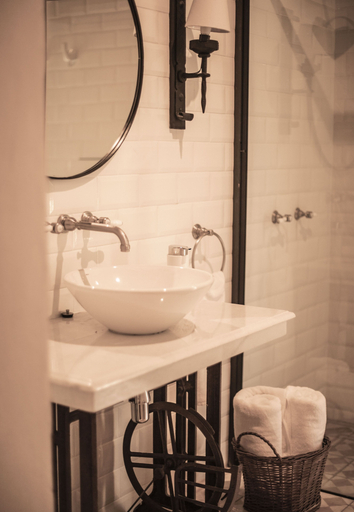 Bathroom 4, Casa La Lilia - Villa María Hotel, Water body