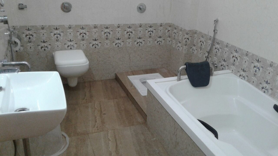 Bathroom 4, Golden Palms, Mumbai Suburban