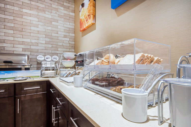Food & Drinks 5, Comfort Inn & Suites, Thompson-Nicola