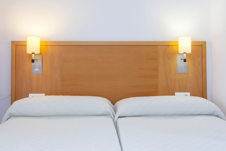 Bedroom 3, Apartamentos Mar y Playa, Baleares