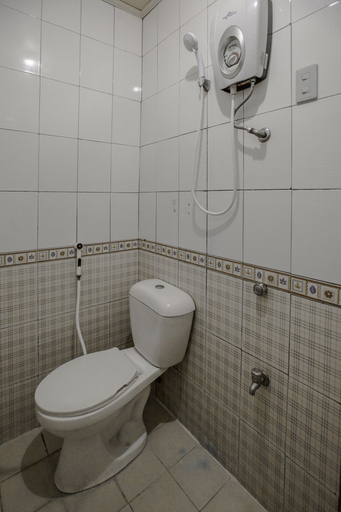 Bathroom 3, OYO 741 Sierra Travellers Inns, Tagaytay City