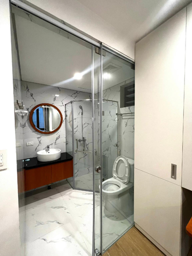 Bathroom 3, Era Cozy Apartment, Cầu Giấy