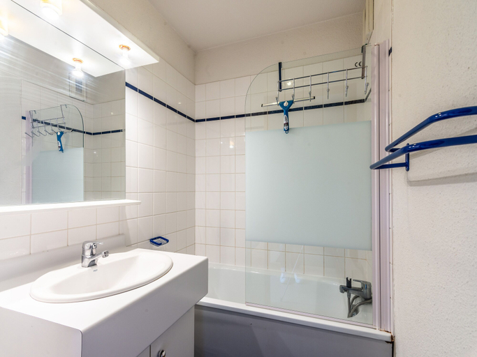 Bathroom 3, Vacancéole - Grand Morillon, Haute-Savoie