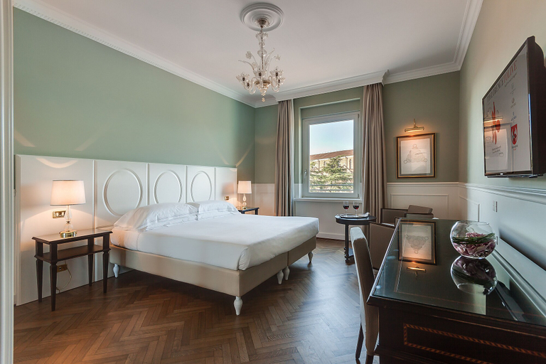 Bedroom 3, Plaza Hotel Lucchesi, Florence