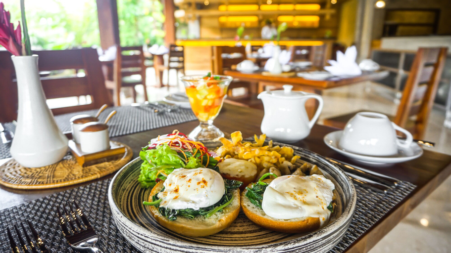 Food & Drinks 12