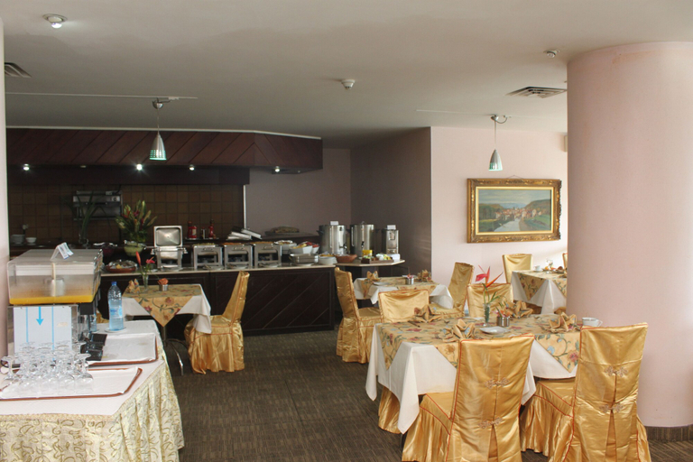 Food & Drinks 5, Hotel Mont Fébé, Mfoundi