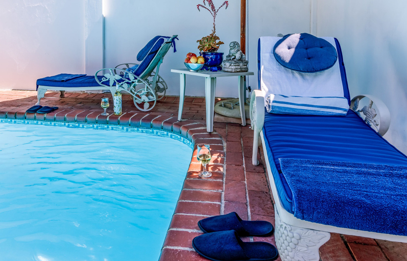 Sport & Beauty, Bleu Cobalt Cottage, Cape Winelands
