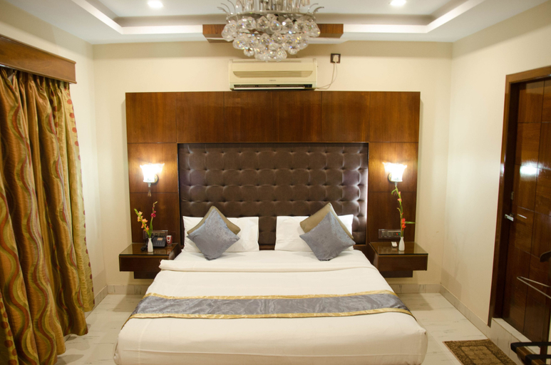 Bedroom 4, Hotel Baidyanath, Deoghar