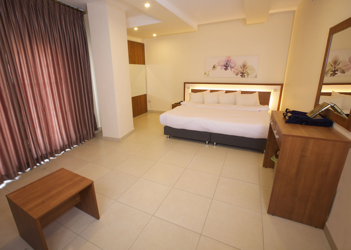 Bedroom 3, Lujain Hotel Suites, Salt