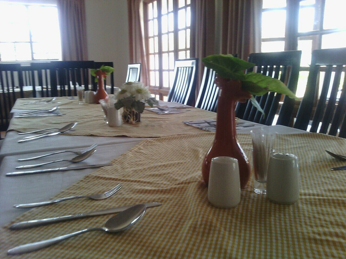 Food & Drinks, Moko Motel, Machaneng