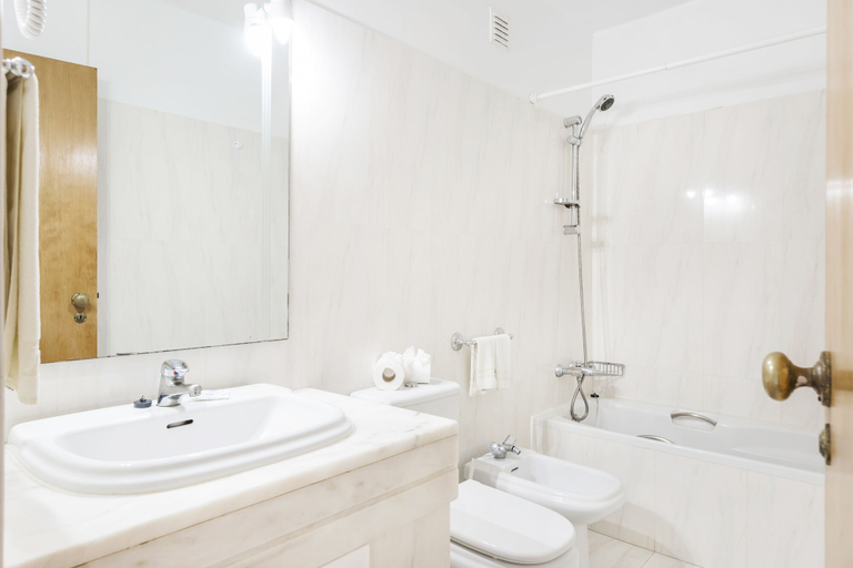 Bathroom 5, Jardim do Vau, Portimão