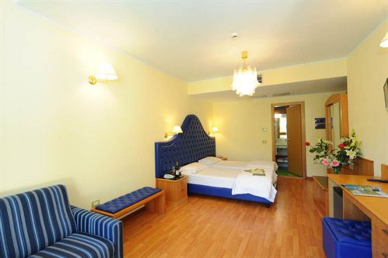 Bedroom 3, Hotel Alexander, Brescia